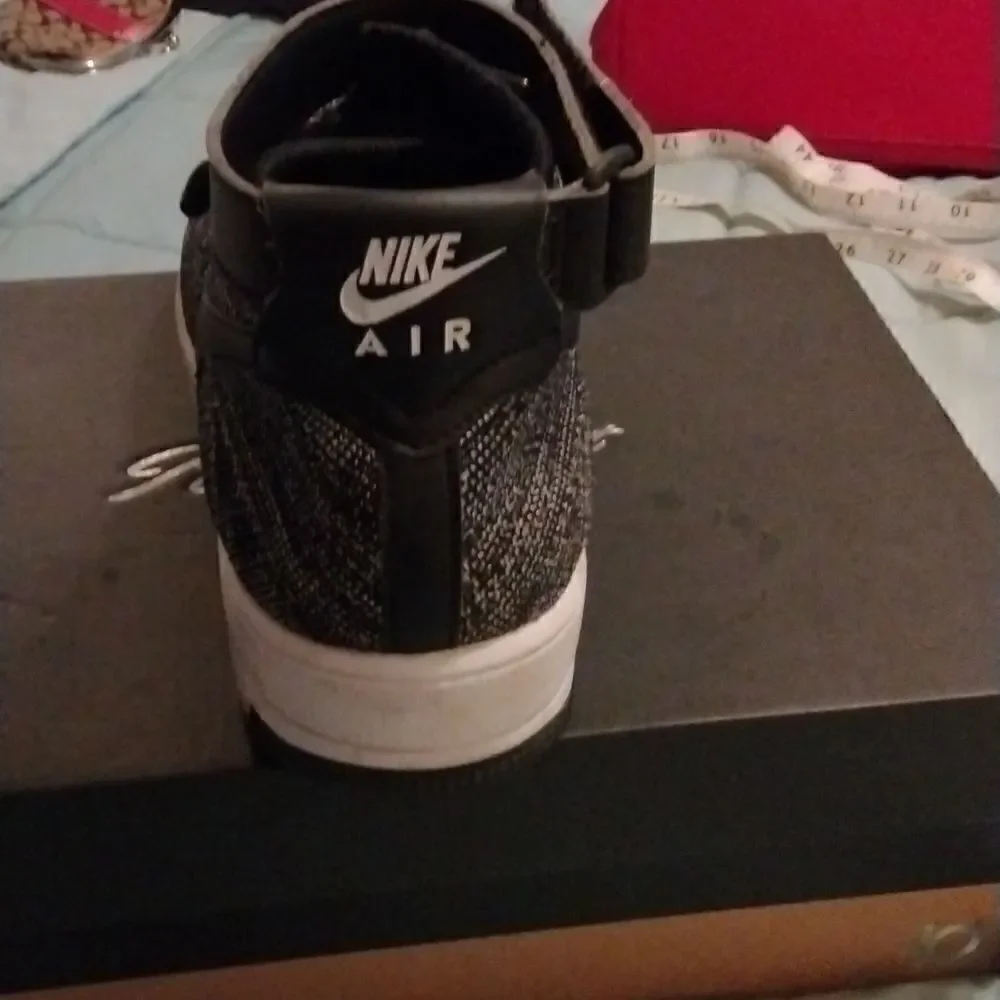 Nike     - Picture 5 of 9
